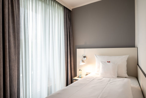 csm_2024-065-Raststaettenhotel_Kassel_Ost-Standard_Einzelzimmer_a480f8ff1d