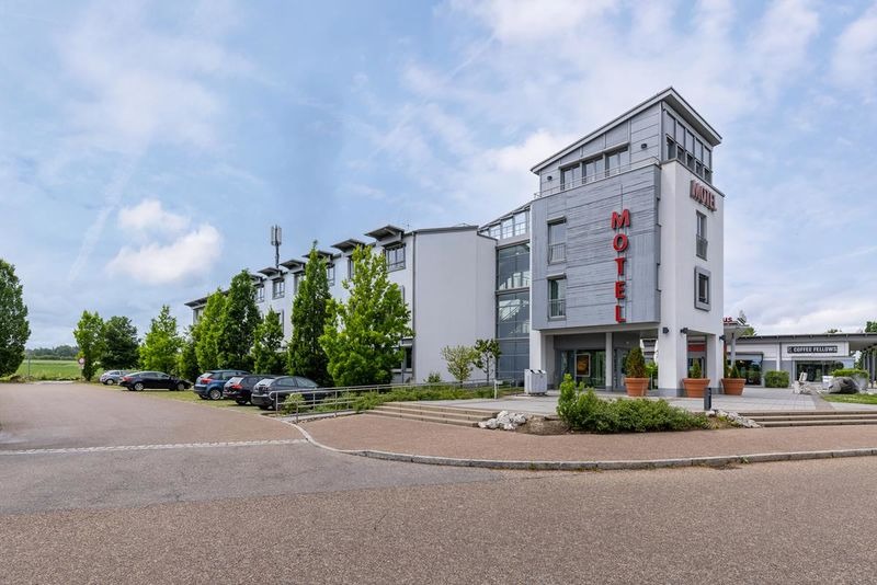 imgi_27_csm_Hotel_Leipheim_Sued_Aussenansicht_I_478fba622d