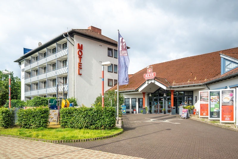 imgi_47_csm_2024-004-Raststaettenhotel_Kassel_Ost_Hoteleingang_260e229c7b