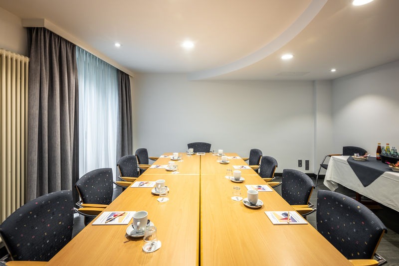 imgi_68_csm_2024-045-Raststaettenhotel_Kassel_Ost_MICE-kleiner_Tagungsraum1_8e24bdd422