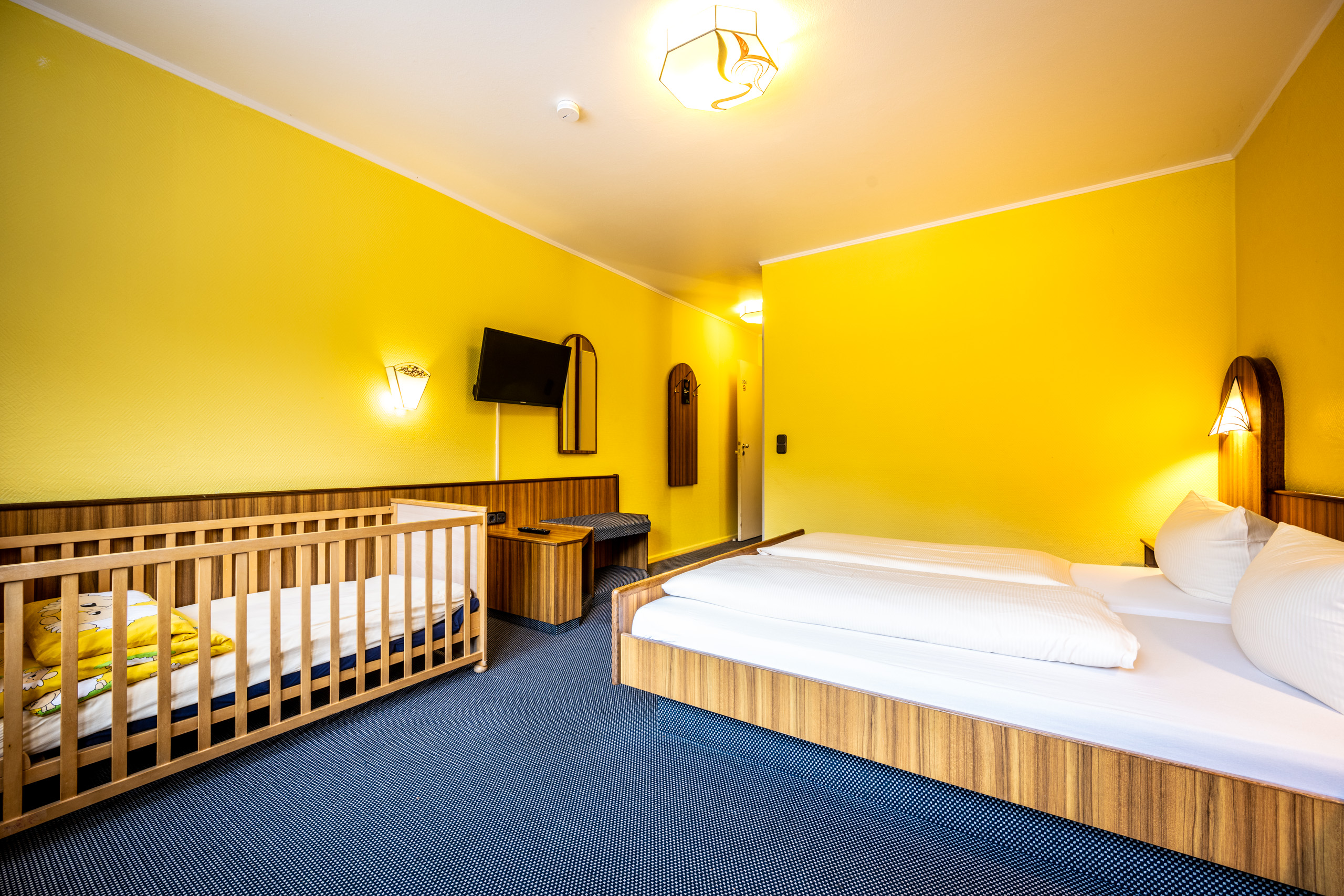 Tank und Rast-2024-035-Grunewald West-Zi.204