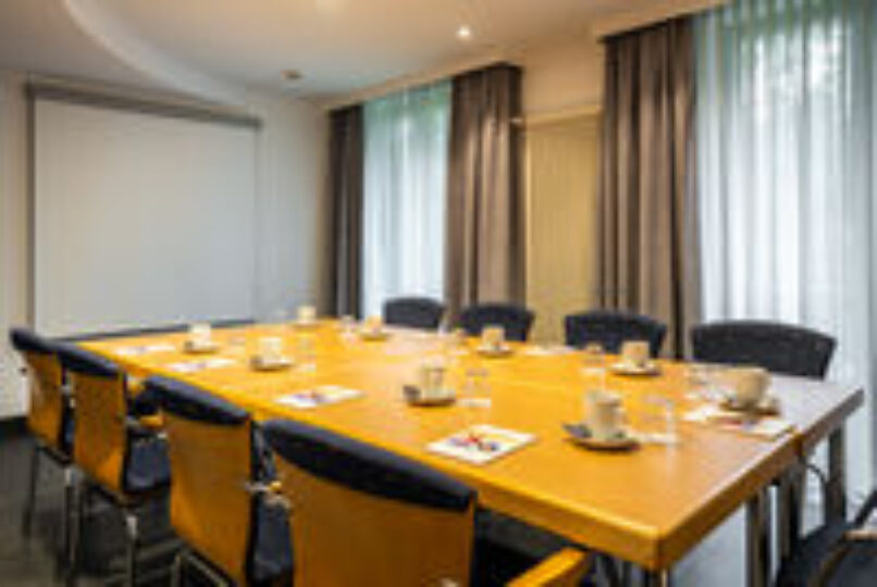 csm_2024-047-Raststaettenhotel_Kassel_Ost_MICE-kleiner_Tagungsraum3_f0ab51e93b